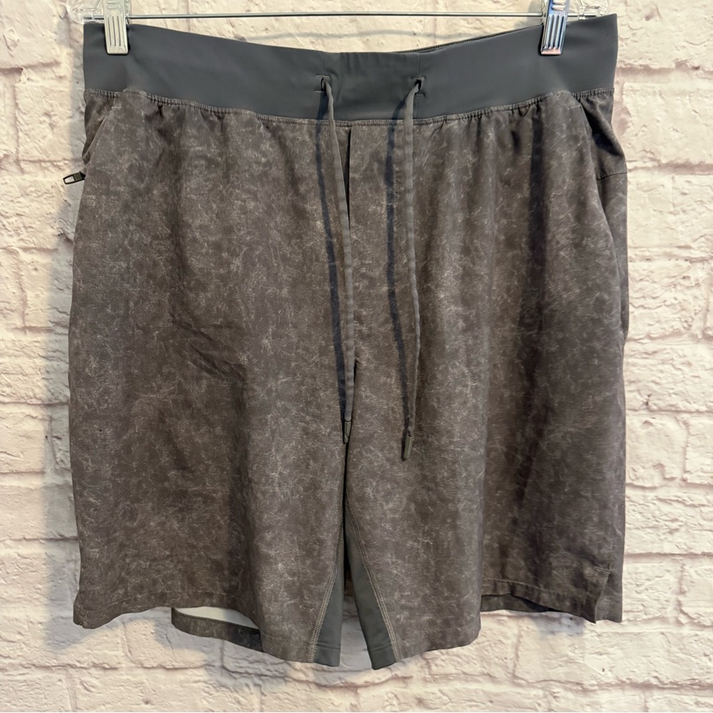 Lululemon men’s XL T.H.E. Linerless Short 9" shorts wicking pockets